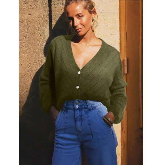 V-Cut Buttoned Down Green Knit Cardigan Textured, Long Sleeve - Picture 2 of 7